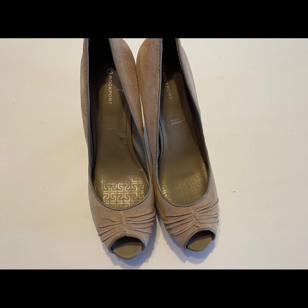 Women Shoes.               Tote 10